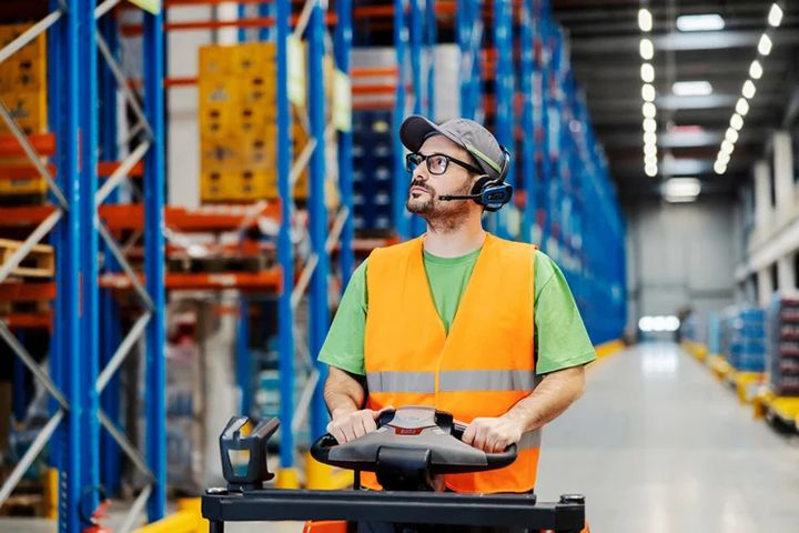 Leveraging Voice-Directed Picking to Boost Warehouse Productivity